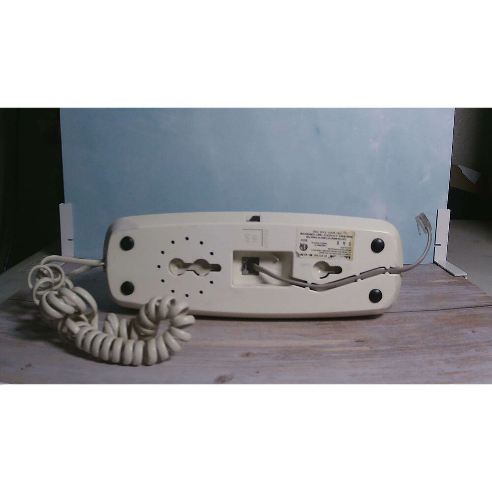 Vintage Radio Shack Push Button Corded Telephone - Almond / Beige